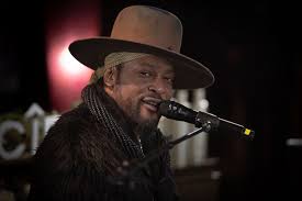 RIP to the Biggest Sex Symbol of the 90s: D’Angelo
